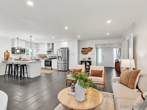 2nd image of 2167 Sunset Dr