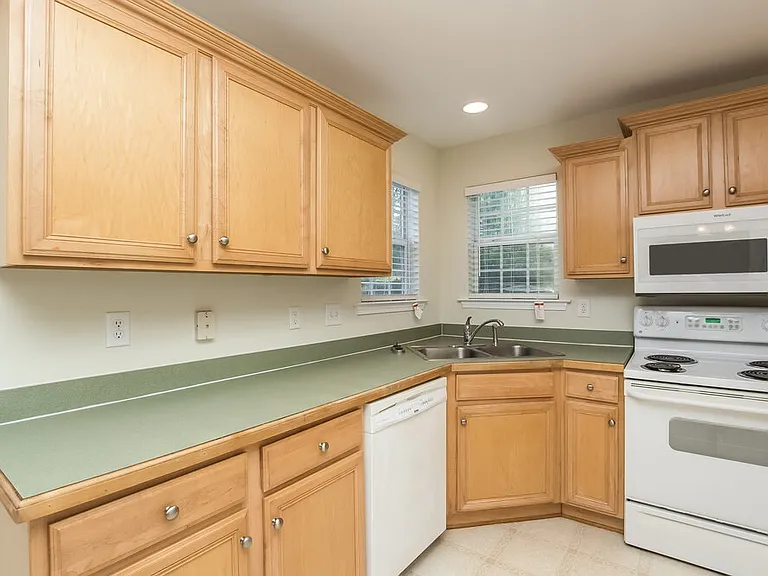 212 Browning Cir — Photo 8