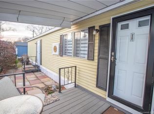 11 Grove Ter, Westbrook, CT 06498