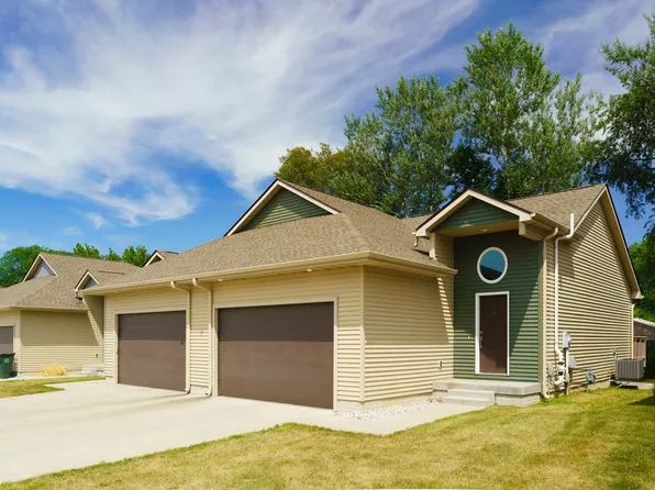 320 Sunflower Dr, Ames, IA 50014