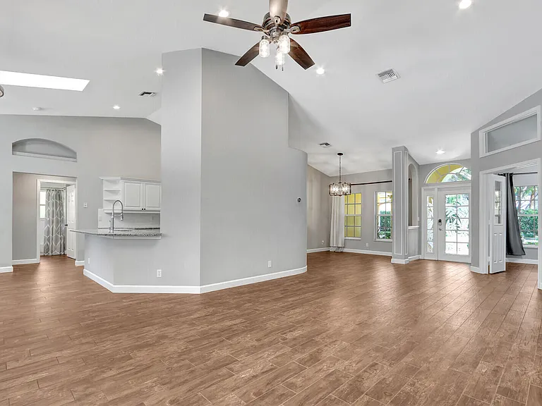 1097 Egret Cir N — Photo 10