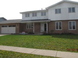 18916 Meadow Creek Dr, Mokena, IL 60448