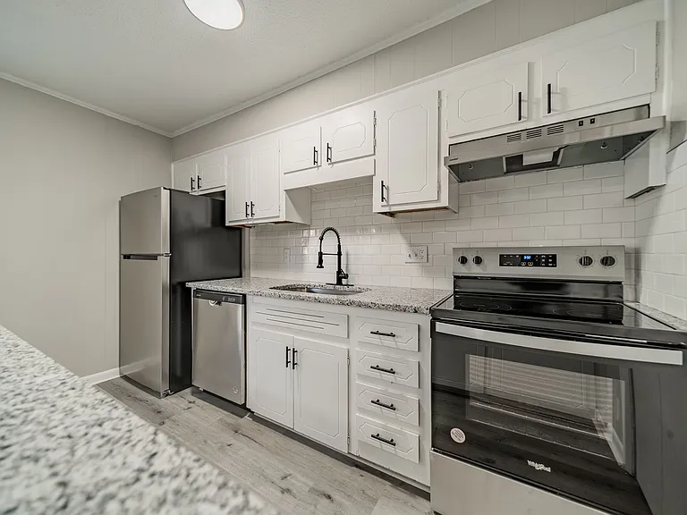 2200 Williamsburg Dr #24 — Photo 13