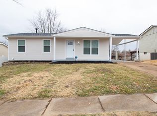 1698 Valero Ln, Fenton, MO 63026