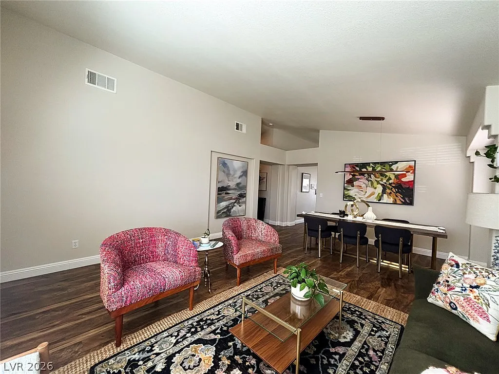 3 bed, 2.0 bath, 1574 sqft, $2,200 — Photo 4