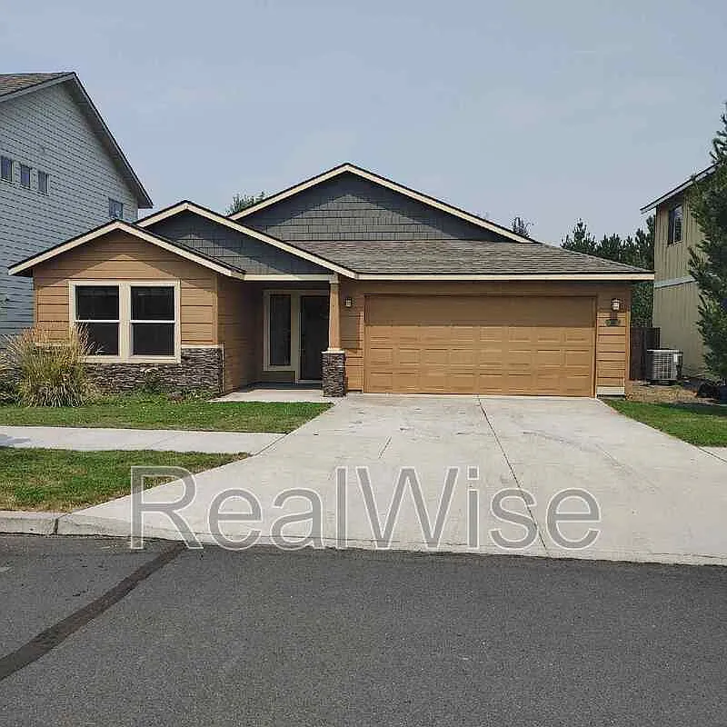 3 bed, 2.0 bath, 1849 sqft, $2,596 — Photo 1
