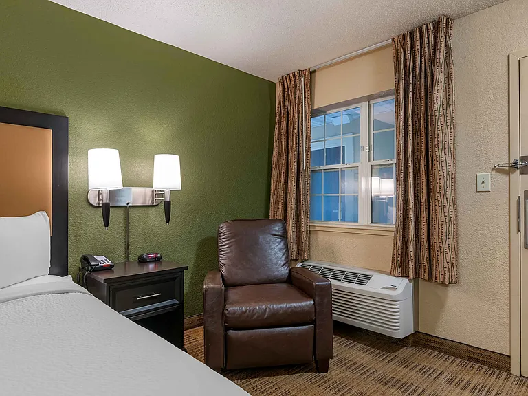 Studio Suite - 1 Queen Bed