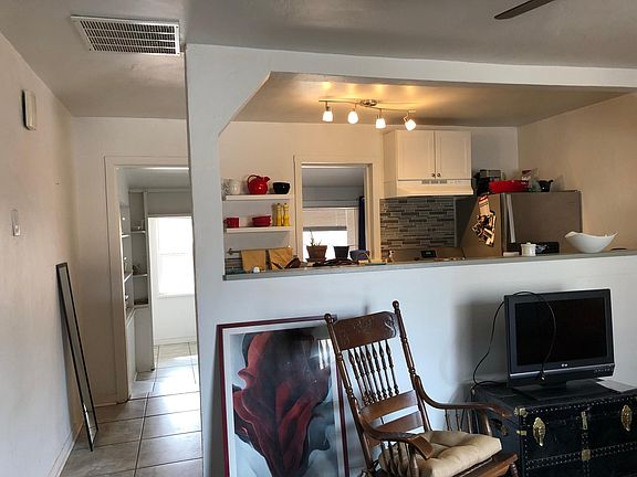 4th image of 618 San Lorenzo Ave NW