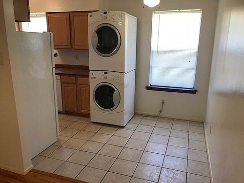 3rd image of 1601 Lake Ave APT F