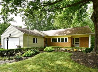 514 Bradley Rd, Bay Village, OH 44140