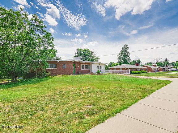 2nd image of 4907 Rainbow Dr
