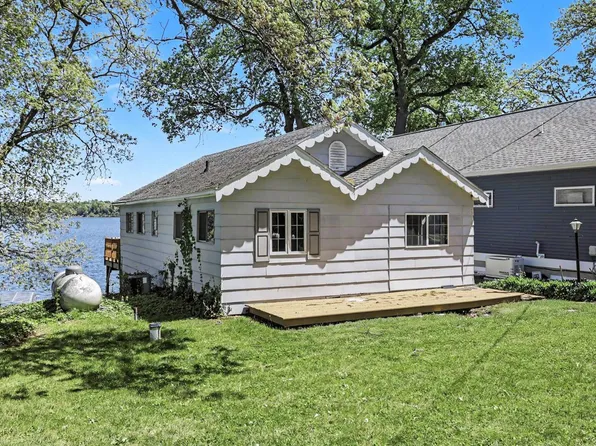 33724 Forest Beach St, Eau Claire, MI 49111