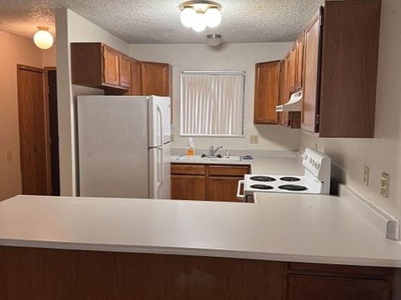 3rd image of 2219 Aztec Dr APT A