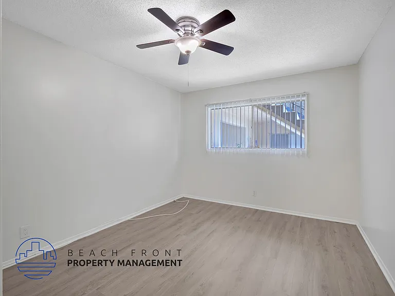 830 N Acacia St — Photo 5