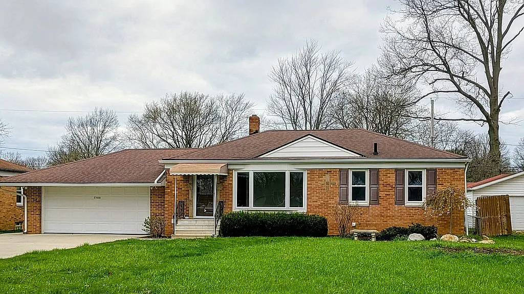 37658 Lake Dr photo 1