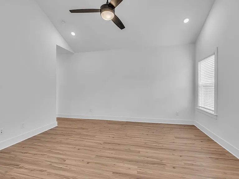 3803 Dr Walter S Davis Blvd — Photo 32