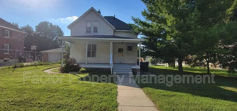 1108 N 6th St — Photo 1