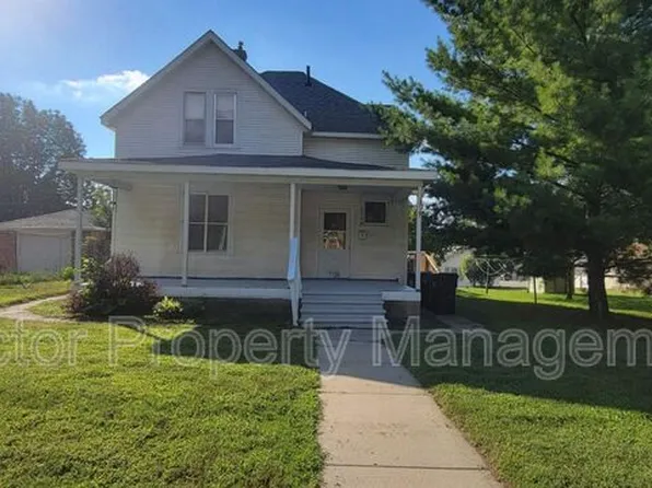 1108 N 6th St, Mankato, MN 56001