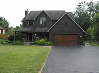 5136 Bay View Rd, Hamburg, NY 14075