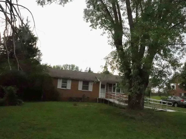 11 W Bel Air Blvd, Clarksville, TN 37042