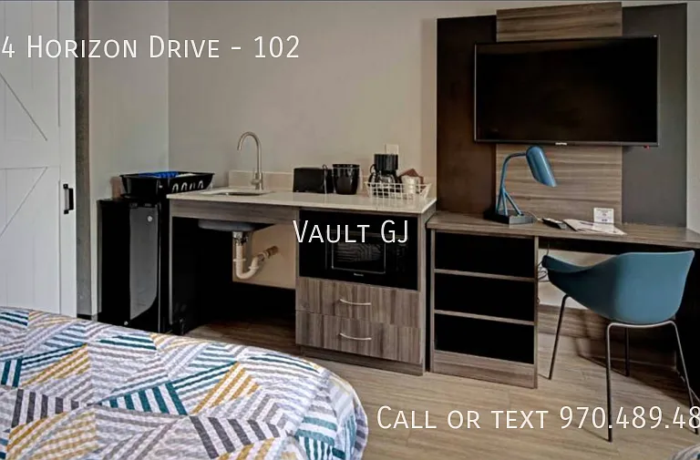 704 Horizon Dr #102 — Photo 1