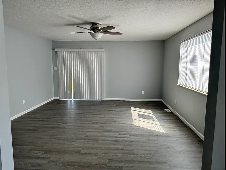 7023 Grand Central Ave — Photo 8