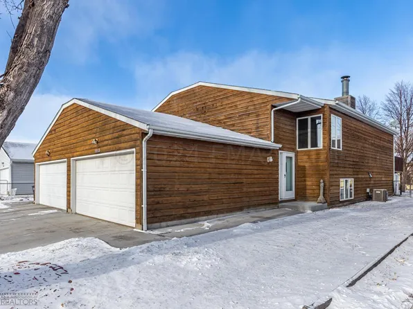 1513 28th Ave S, Fargo, ND 58103
