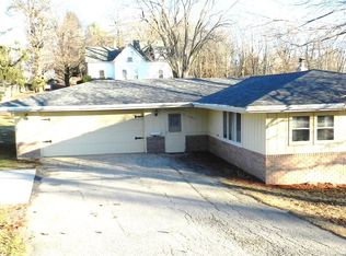 1905 S Walnut Rd, Freeport, IL 61032