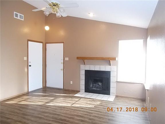 4th image of 3602 Daniels Dr