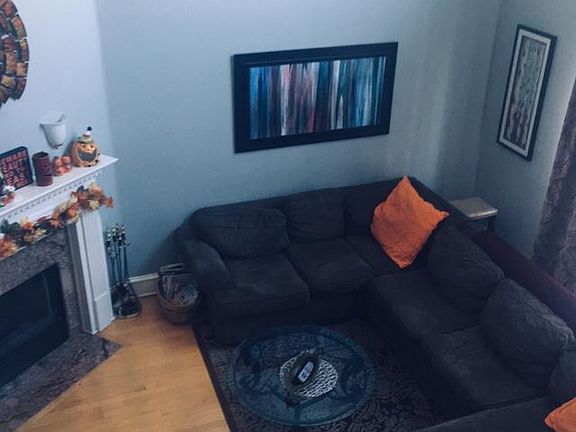 5th image of 953 N Ashland Ave APT 2
