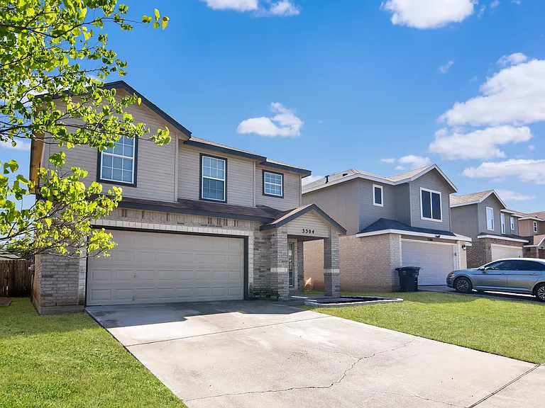 3304 Regency Ct — Photo 3