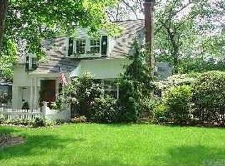 35 Webster St, Malverne, NY 11565