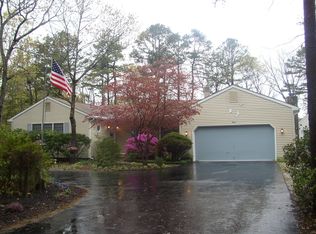 3 Prosit Ln, Ocean View, NJ 08230