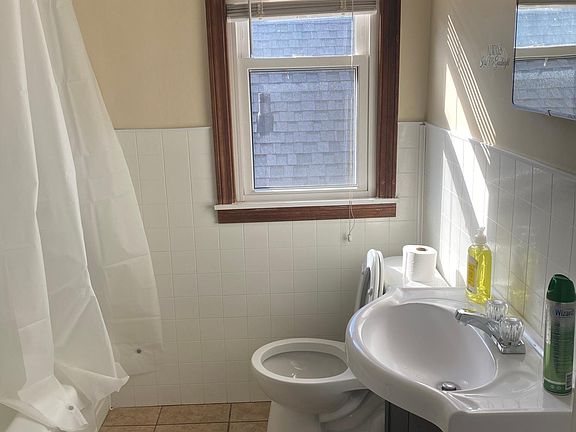 3rd image of 162 Stewart Ave #2