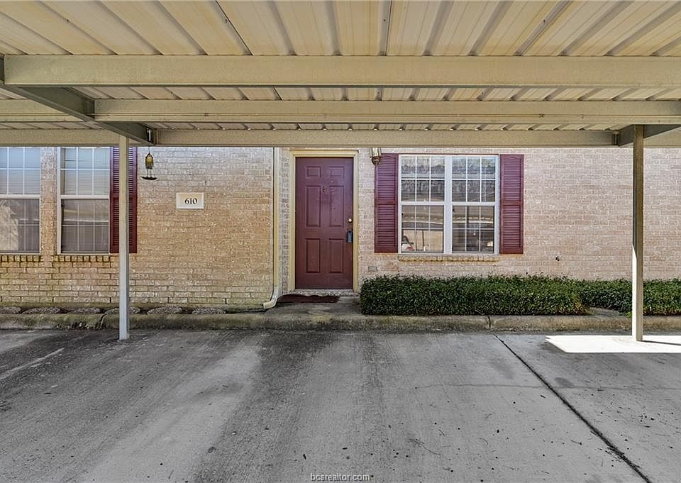 1st image of 610 Townplace Dr