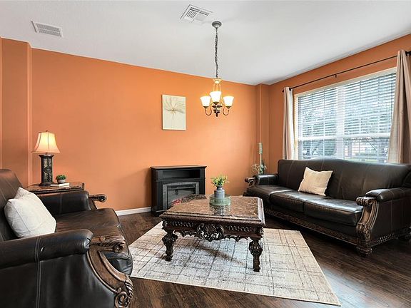 2nd image of 729 Palmerston Pl