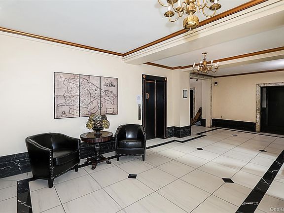 3rd image of 11525 Metropolitan Ave APT 233