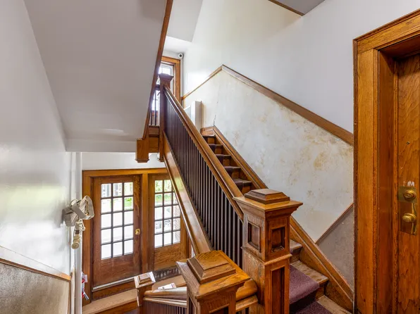 Earl Place, 135 Earl Pl, Toronto, ON M4Y 1M4