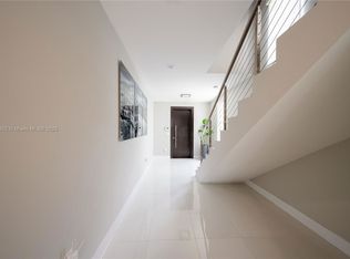 3653 SW 26th St, Miami, FL 33133