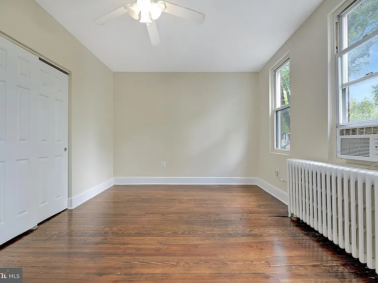 618 Columbia Rd NW — Photo 6