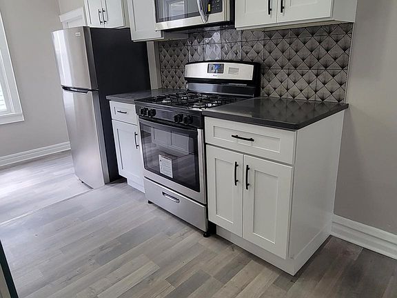 4th image of 918 N Ash St #1