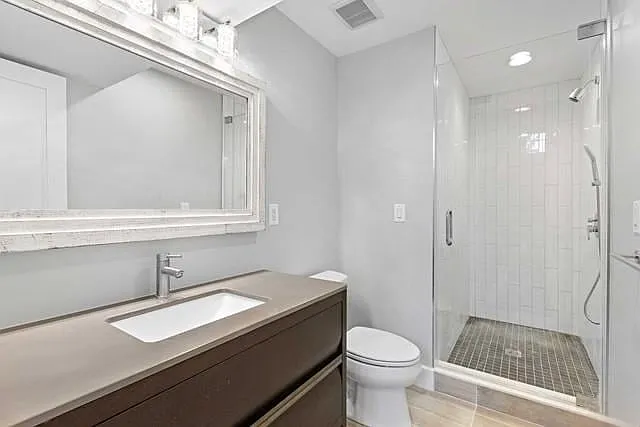 70 Columbus Dr — Photo 22