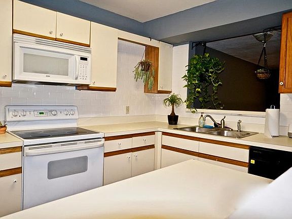 4th image of 135 Hidden Arbor Ct