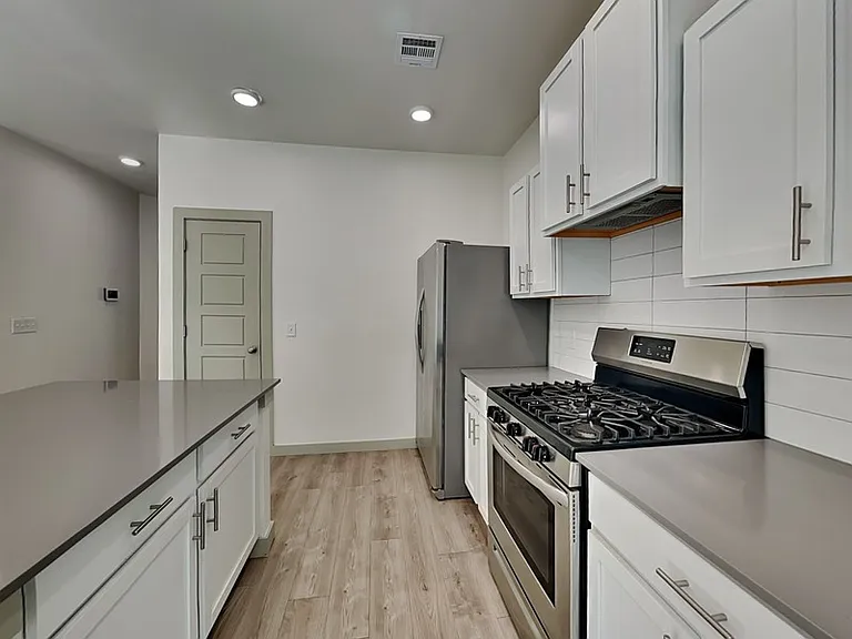 13526 Vinita Dr — Photo 4