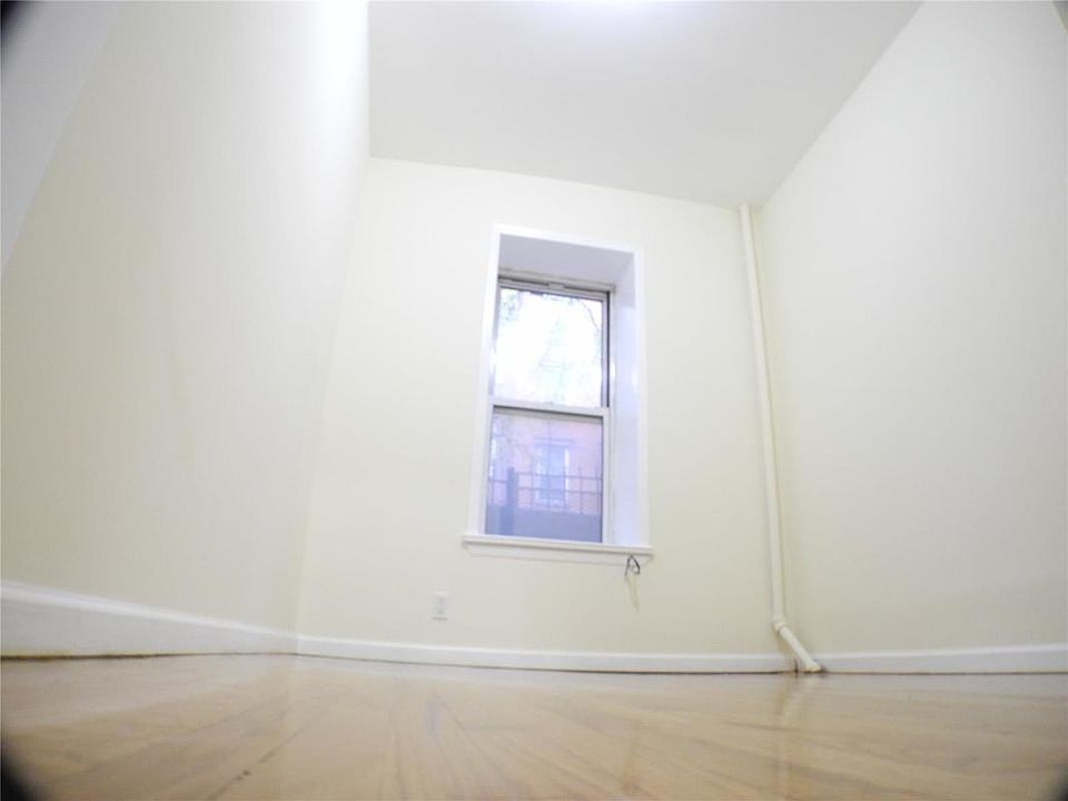 1st image of 451 W 44th St #1