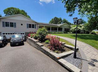 30 Gaynor Ave, Nesconset, NY 11767