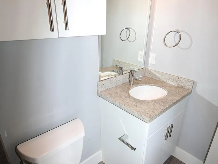 2103 Hadley St — Photo 5