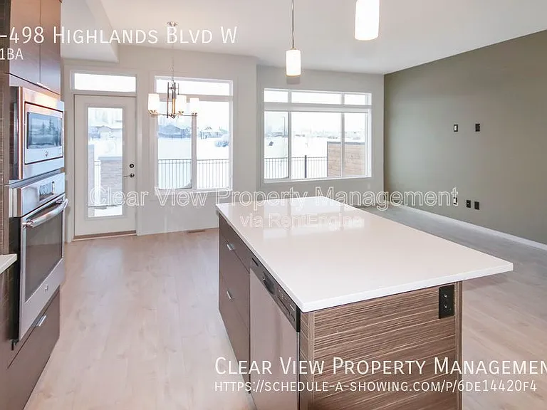 498 Highlands Blvd W #2 — Photo 2