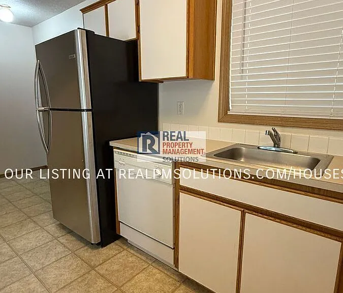 8514 N Syracuse St #1 — Photo 5