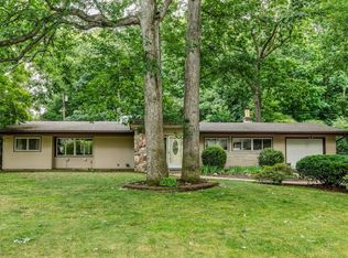 2806 Martin Manor Dr, Goshen, IN 46526